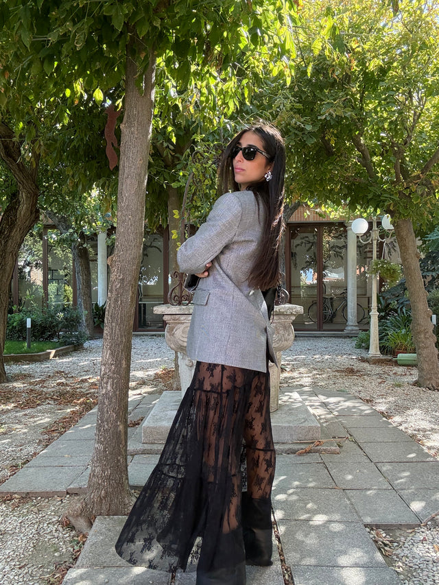 Gonna in pizzo asimmetrica