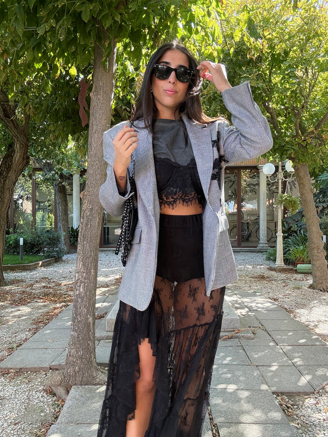 Gonna in pizzo asimmetrica