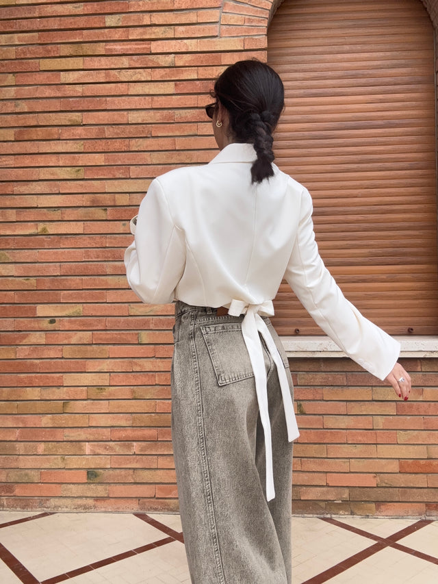 Blazer corto con lacci